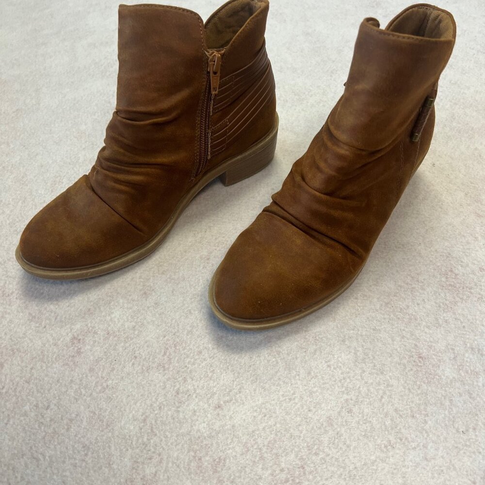 Beartraps Toffee Brown Sazzie Booties - Size 6 M